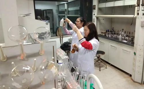 一圖一故事丨披星戴月，奔波在河道與實驗室之間的監測組